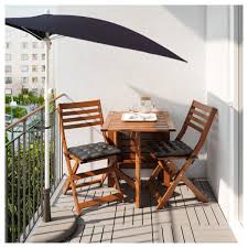 Un'idea per non rinunciare alla funzione che dovrebbero svolgere queste, e arredare al tempo stesso con stile il nostro living, è quella di ricorrere alla parete. Come Arredare Un Balcone Lungo E Stretto