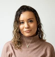 Stephanie Blase's Instagram, Twitter & Facebook