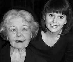 Das Kabarett Fettnäppchen lästert: „Von Männern und anderen Problemzonen“