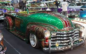 Tom Wolfe S The Kandy Kolored Tangerine Flake Streamlined Baby Classic Chevy Trucks Rockabilly Cars Lowrider Cars