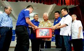 Buat pertama kali selepas enam dekad umno/bn kalah dlm pilihanraya umum malaysia. Ppbm Akan Kalah Teruk Di Kawasan Bn