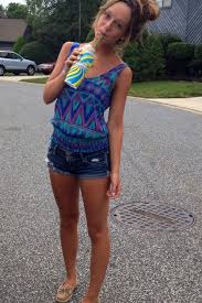 Free for commercial use no attribution required high quality images. Short Shorts Cute Girls Short Shorts 500x750 Download Hd Wallpaper Wallpapertip