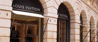 Committed to excellence and creativity, the #lvmh group embodies a distinctive art de vivre that blends heritage and innovation. Lvmh Moet Hennessy Louis Vuitton Aktie Lohnt Sich Der Einstieg Jetzt Boerse De