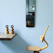 stokke sitti baby chair peter opsvik 奇抜なフォルムのちょっと変わった椅子 ちゃんと訳があってこのデザインなんです プライウッドが生み出す独特な しなり と安定感のあるフレーム インテリアデザイン好き floating nightstand decor home decor