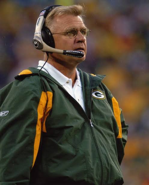 Nauset scores big with NFL coach