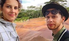 Актриса и блогер ирина горбачёва впервые призналась, что вышла замуж за бывшего солиста группы quest pistols антона савлепова. Irina Gorbachyova Biografiya Informaciya Lichnaya Zhizn Foto Video