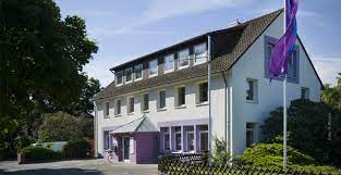 Dienst und innere haltung unserer mitarbeitenden sind diakonisch geprägt: Diakonieverband Hannover Land Haus Der Diakonie In Burgdorf Ist Renoviert
