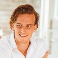 60+ "Dylan Horn" profiles