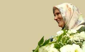 Söz sahibine aittir diyen temel karamollaoğlu 'nun eşi ayşe karamollaoğlu 'nun ise acıyorum onlara. Temel Karamollaoglu Esi Ayse Karamollaoglu Kimdir Ayse Karamollaoglu Ingiliz Mi