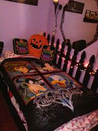 We Built This Nightmare Before Christmas Themed Platform Bed Daybed Used A 25 Picket Fence Panel Fr Hallowen Decorations Halloween Decorations Kingdom Hearts