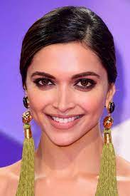 Deepika padukone is an indian actress and producer who works in hindi films. Deepika Padukone Height Age Weight Photos Biography Metareel Com