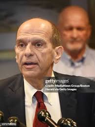 90 Mitchell Garabedian Photos & High Res Pictures