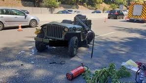 Find your perfect car with edmunds expert reviews, car comparisons, and pricing tools. Deux Trentenaires Ejectes De Leur Voiture Apres Une Collision Sur L Autoroute A8