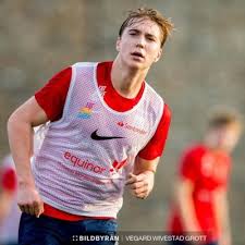 Erik thorstvedt (born 28 october 1962 in stavanger) is a former norwegian professional football goalkeeper. Kristian Thorstvedt Kissatheman Twitter
