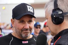 David Wight lance son équipe en série NASCAR Pinty's et recrute Donald  Theetge comme premier pilote