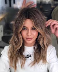 Che siano biondi, castani o scuri il segreto è destreggiarsi tra decolorazione e metodi naturali. Schiariture Su Capelli Castani Da Fare A Casa Archzine It