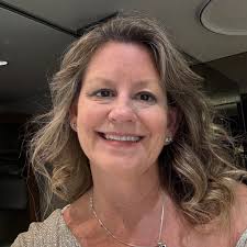 Lori Collette's Instagram, Twitter & Facebook