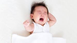 Bergerak bayi akan semakin berkembang, ia akan menjadi lebih lincah dibandingkan sebelumnya. 5 Tanda Bayi Stres Yang Perlu Anda Tahu