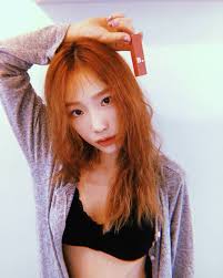 Taeyeon Shocks Fans By Posing In Bra Taeyeon Taeyeon Fashion Girls Generation Taeyeon