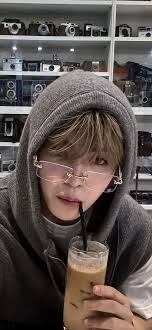 mari Willis (xoxoxomar1)