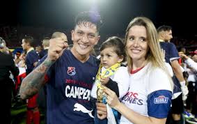 La copa colombia 2018 (oficialmente y por motivos de patrocinio, copa águila 2018) fue la decimoquinta edición (15.ª) 1 del torneo oficial que enfrenta a los clubes de las categorías primera a y primera b del fútbol en colombia.el campeón del torneo, atlético nacional obtuvo un cupo a la copa libertadores 2019. Las Reacciones Por El Titulo Del Dim En La Copa