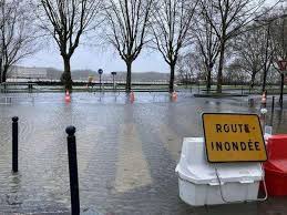 Suite aux inondations qui ont touché la commune de la rive droite et ses 3 000 habitants dans la soirée du jeudi 17 juin, le maire de latresne ronan fleho a tenu un point presse ce vendredi à. Inondations A Bordeaux Beaucoup De Bouchons Ce Lundi Matin Dans La Metropole