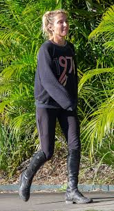 Weitere ideen zu chris hemsworth, elsa pataky, chris hemsworth thor. Chris Hemsworth S Ehefrau Elsa Pataky Sieht Gestresst Wie Sie Besucht Eine Tankstelle Mit Ihren Kindern Aktuelle Boulevard Nachrichten Und Fotogalerien Zu Stars Sternchen