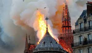 Footage showing smoke and fire emerging from the roof of a structure known as the marwani prayer room, or solomon's stables, could be seen on social media. Fire Broke Out Simultaneously At Notre Dame Cathedral And Al Aqsa Mosque Report
