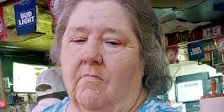 Violet Sprague's Instagram, Twitter & Facebook