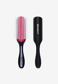 It's formulated with cupaçu and mango seed butters to deeply moisturize and smooth out your curls. 7 Detangling Brushes For Natural Hair 2021 The Strategist