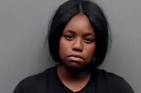 🔥 THIS IS UNIMAGINABLE 🔥 In Tyler, TX, 22-year-old Adasia Henderson left  her 8-WEEK-OLD baby girl locked in a car, in the blazing sun, for over an  hour while she went to