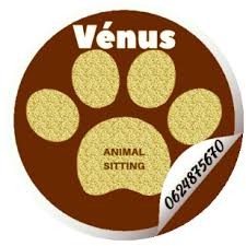 Vénus Animal sitting