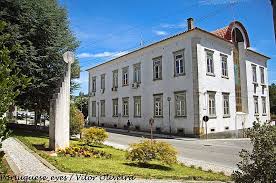 The present mayor is fernando josé pires lopes, elected by the socialist party. File Camara Municipal De Castanheira De Pera Portugal 6337872436 Jpg Wikimedia Commons