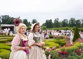 FOTO: Rundāles pils dārzā krāšņi izskanējis "Senās mūzikas festivāls"