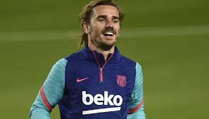 Check spelling or type a new query. Im Atletico Stadion Llorente Macht Freundin Heiratsantrag