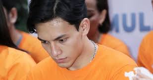 Untungnya gue bisa ngelewatin, banyak support system kayak baca juga: Jefri Nichol Ditangkap Karena Narkoba Polisi Dia Kooperatif