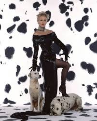 Дата выхода фильма в россии: Close Glenn 101 Dalmations 32395 8x10 Photo In 2021 Cruella Deville Cruella Cruella De Vil
