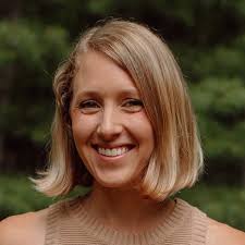 Elizabeth Gatewood's Instagram, Twitter & Facebook