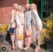 Sama seperti hitam, warna putih bisa menjadi pilihan tepat ketika bingung memilih busana. Ootd Ala Selebgram Home Facebook