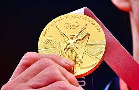 Tennis aux jeux olympiques d'été de 2020 modifier dès la première édition des jeux olympiques de l'ère moderne à athènes en 1896 , le tennis masculin fait partie des sports olympiques. Voici Le Prix Surprenant D Une Medaille D Or Aux Jeux Olympiques