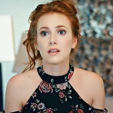 Elcin Sangu Panosundaki Pin