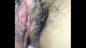 tiene la pucha peluda y se la abre - XNXX.COM