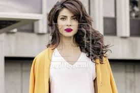 بريانكا شوبرا تكشف عن طريقة تحضير الماسكات الطبيعية التي تعتمد عليها فيديو المصري اليوم