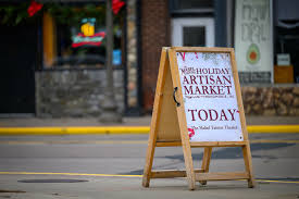 PHOTOS] Holiday Artisan Market Returns to The Mabel Tainter -...