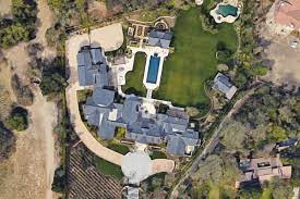 Celebrity power couple kim kardashian west and kanye west have expanded their real estate portfolio in the hidden hills gated community of los angeles. Kim Kardashian And Kanye West Spent 20m Renovating Hidden Hills House Curbed La