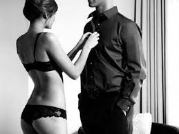 So in order for her to want to be naked, she has to feel safe. How To Make Girls Chase You With The Art Of Hot And Cold