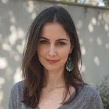 Durante el siglo XIX, el apellido Norton era sinónimo de riqueza e  influencia en Londres. Dueños de vastas fábricas textiles y cercanos a la  realeza, su fortuna crecía a costa del sudor