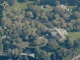 It is the most expensive house purchase in california ever. Jeff Bezos Beverly Hills Estate Photos Of The 175 Million Compound