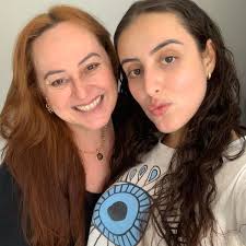 Tô atrás de um nome único pro meu gato branco..,. Só não me venham com  'Bola de Neve'!