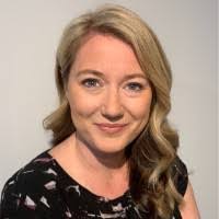 Lisa Spinney's Instagram, Twitter & Facebook